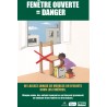 Fenêtre ouverte :Danger(chaise barrée placée devant une fenêtre)
